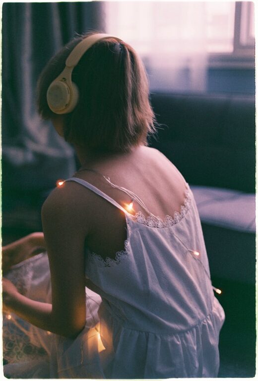 How to Create a Relaxing Playlist for Calm Evenings